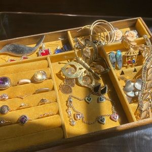 Modern & vintage jewelry